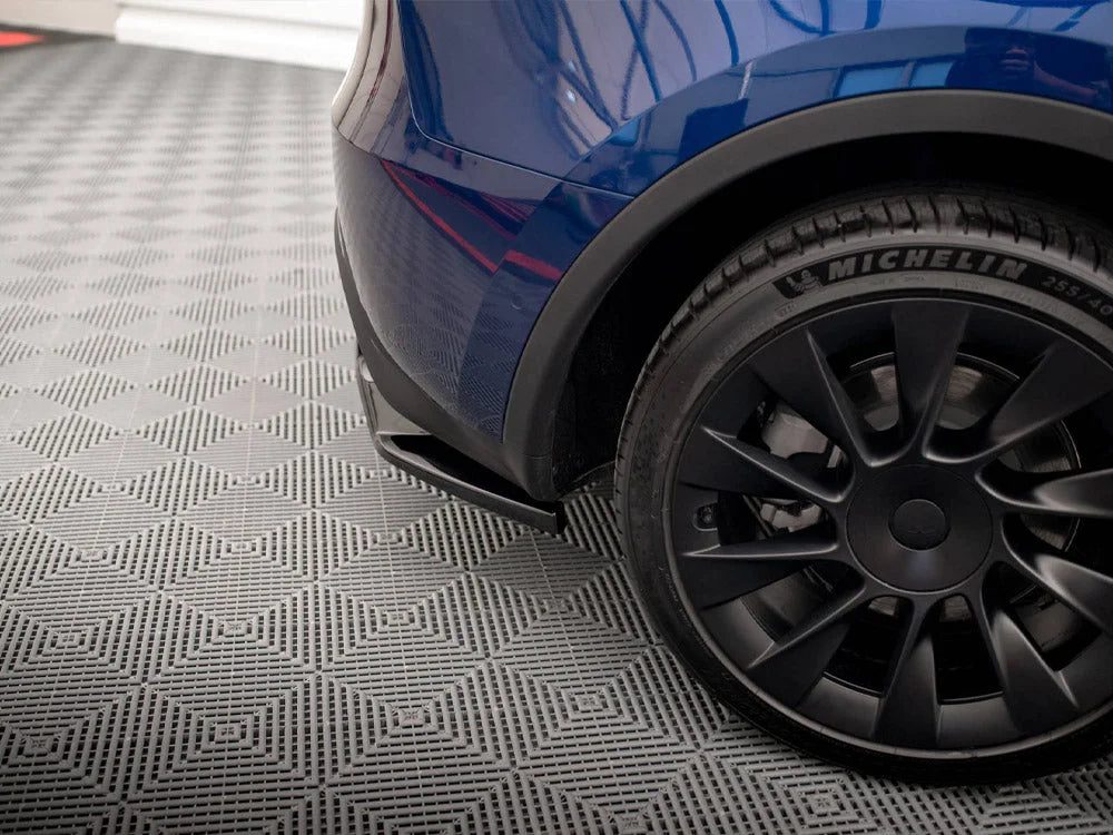Maxton Design Central Rear Splitter Vertical Bars Tesla Model Y
