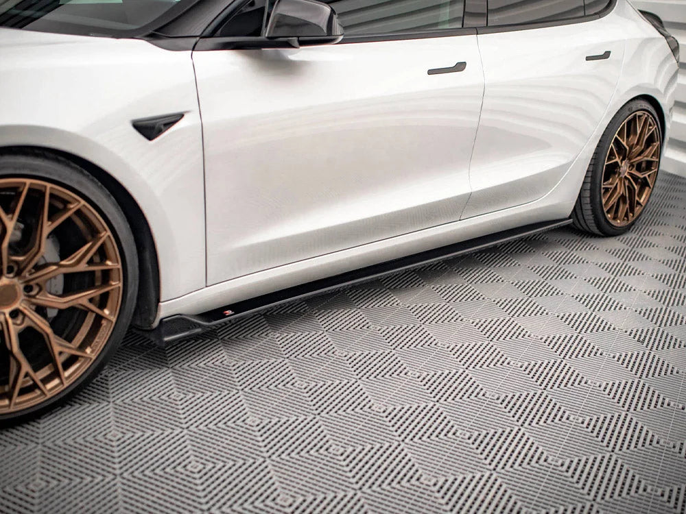 Maxton Design Side Skirts Diffusers V.2 Tesla Model 3 2017-